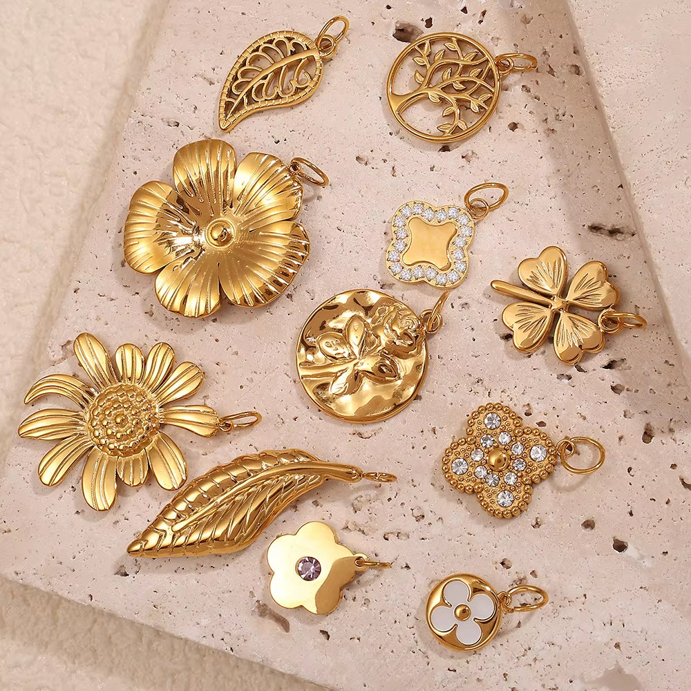 A Variety of Geometric Stainless Steel Pendants with Red Chili Leaves and Four-Leaf Clovers That Do Not Fade and Are Gold-Plated